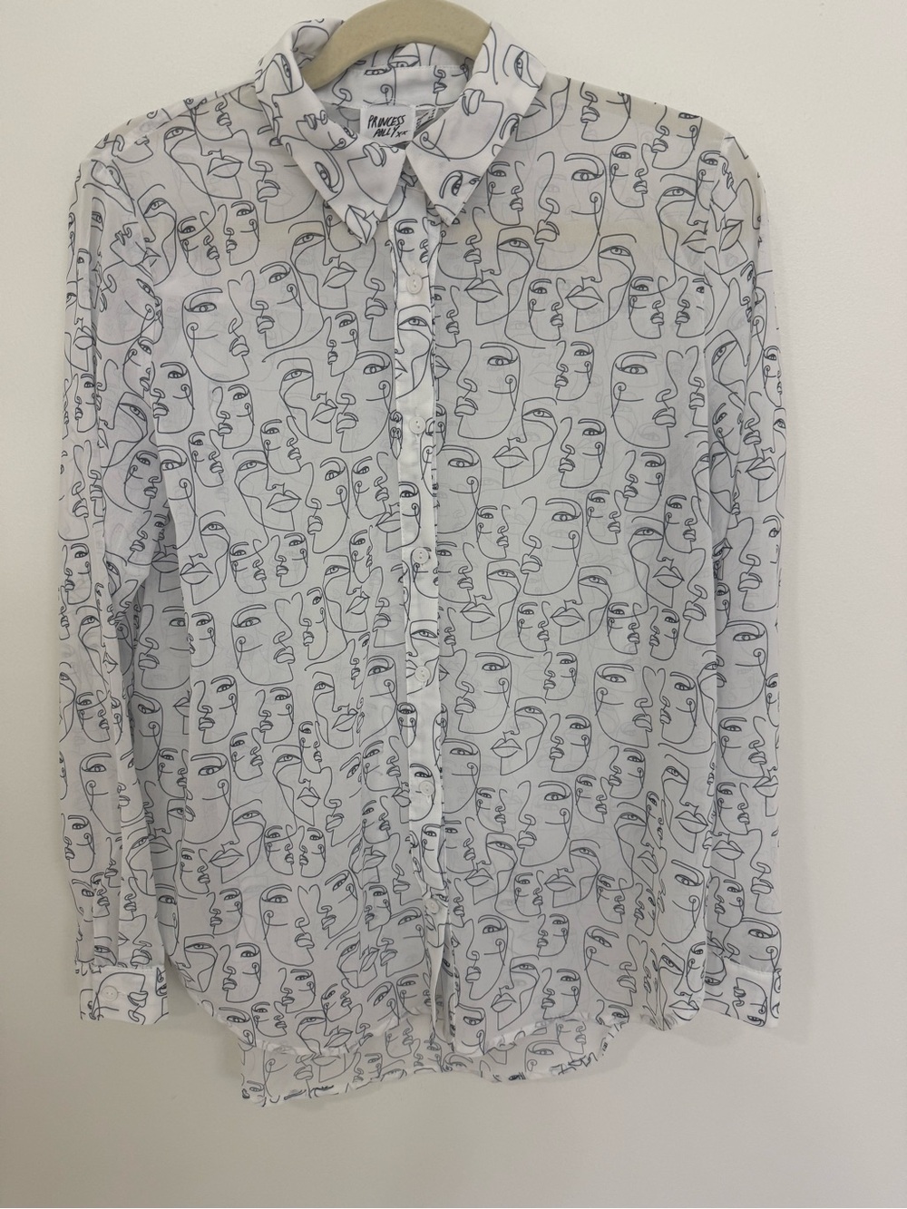 Princess Polly White Button-Up Shirt with Abstract Line-Face Print size 4